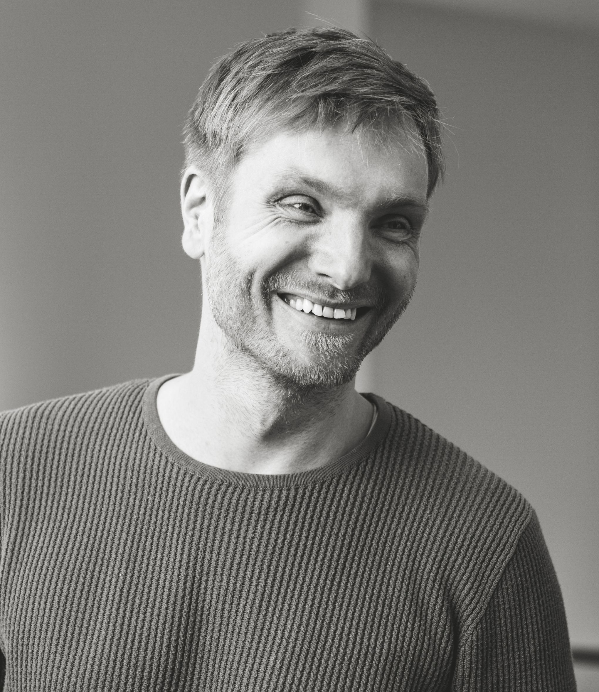 Mitgründer und Leiter der Entwicklung, Steffen Hänsch, lächelt